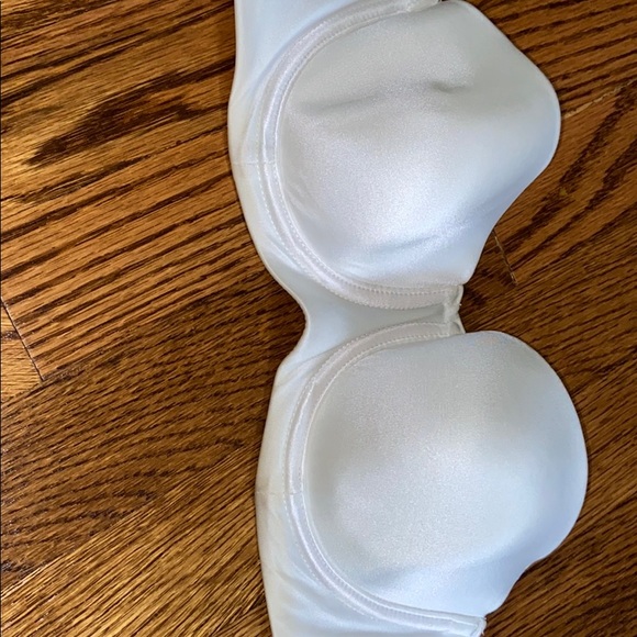 32B STRAPLESS BRA - Picture 4 of 4